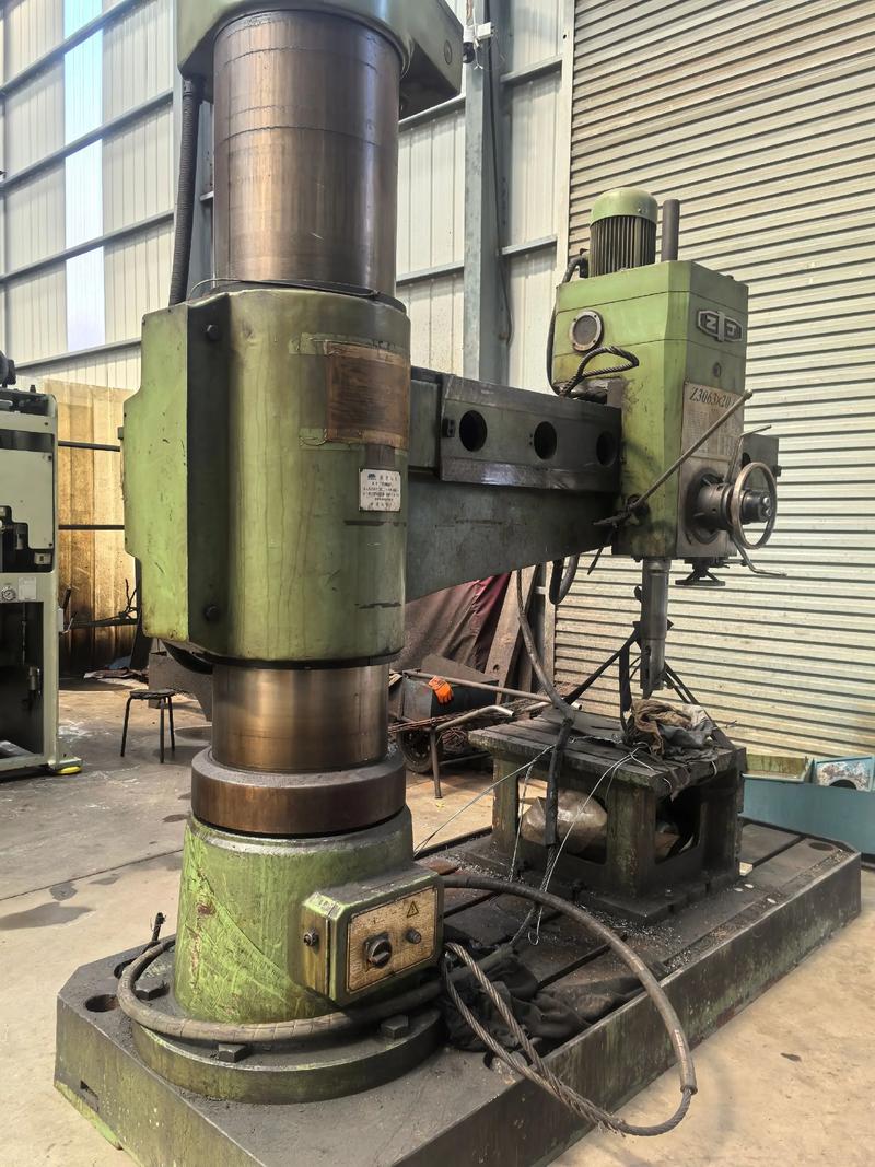 二手設備推薦 中捷3063搖臂鉆，安裝少用，八成新質優價廉