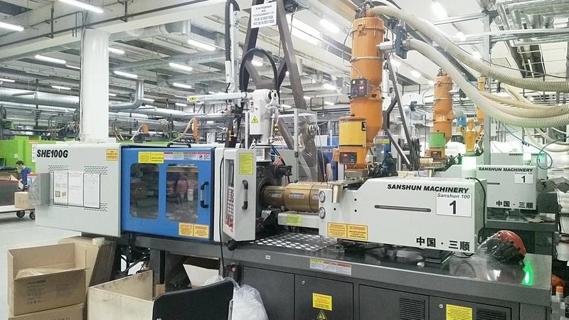 果筐注塑機與塑料機械設備安裝 海雄、三順與山東塑料機械設備廠的解決方案